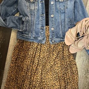 Leopard pleated skirt
